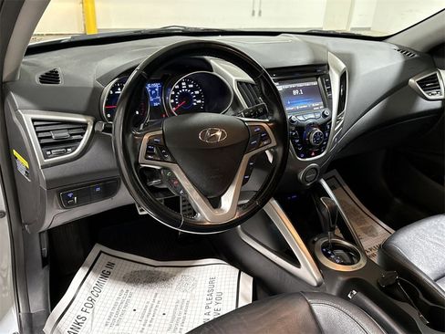 Used 2014 Hyundai Veloster RE:FLEX Edition image 10
