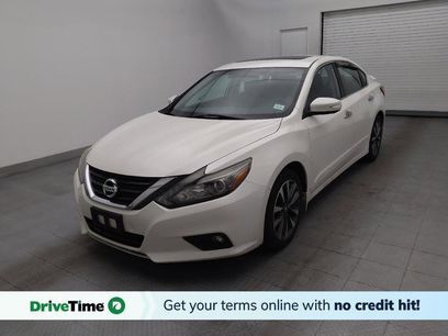 Used 2017 Nissan Altima 2.5 SL w/ 2.5 Technology Package