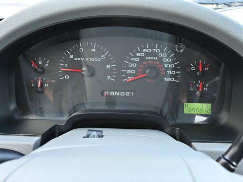 Used 2006 Ford F150 XLT image 25