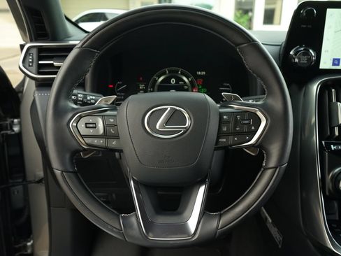 Used 2024 Lexus LX 600 4WD w/ Appearance Package image 6