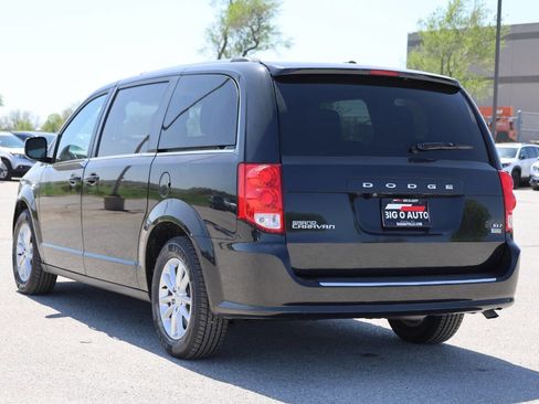 Used 2019 Dodge Grand Caravan SXT FWD image 11