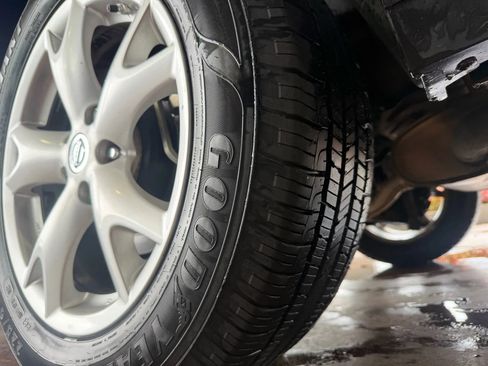 Used 2011 Nissan Rogue SV w/ Premium Pkg image 27