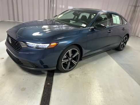 Used 2026 Honda Accord SE image 3