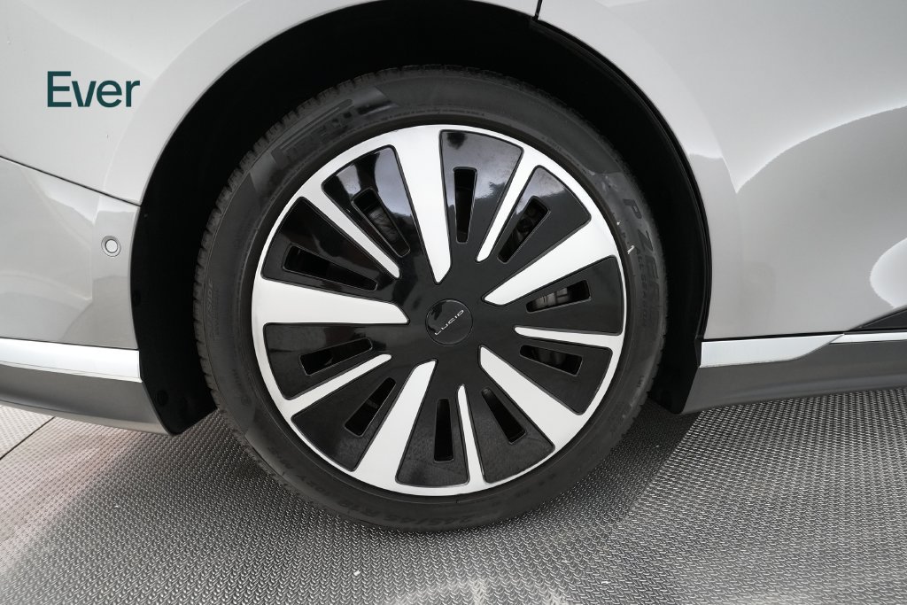 Used 2024 Lucid Air Touring AWD/4WD image 21
