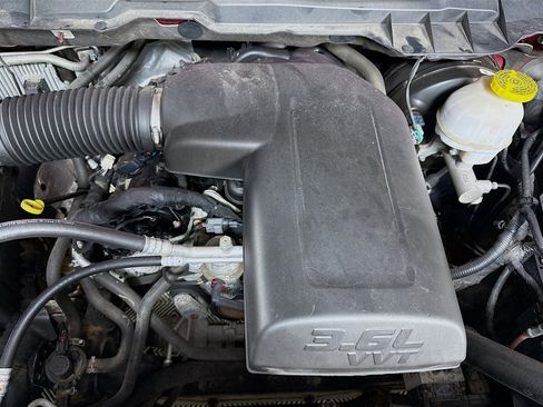 Used 2018 RAM 1500 Express image 37