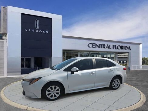 Used 2022 Toyota Corolla LE image 8