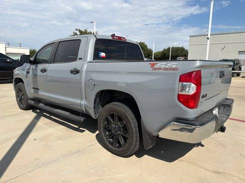 Used 2020 Toyota Tundra SR5 w/ SR5 Upgrade Package AWD/4WD image 4