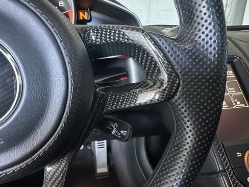 Used 2015 McLaren 650S Spider image 28