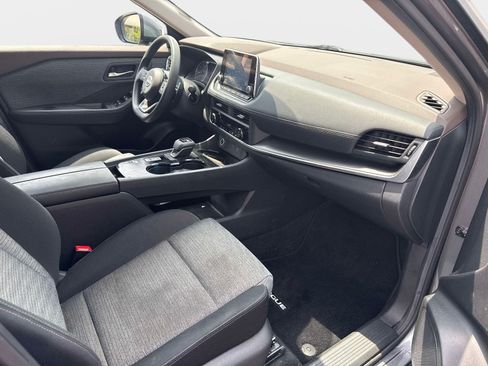 Certified 2023 Nissan Rogue SV FWD image 11