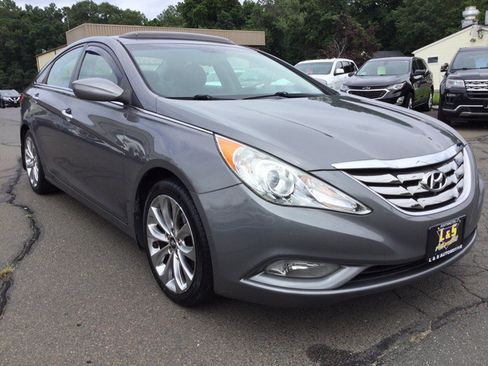 Used 2013 Hyundai Sonata SE w/ Navigation & Sunroof Pkg FWD image 6