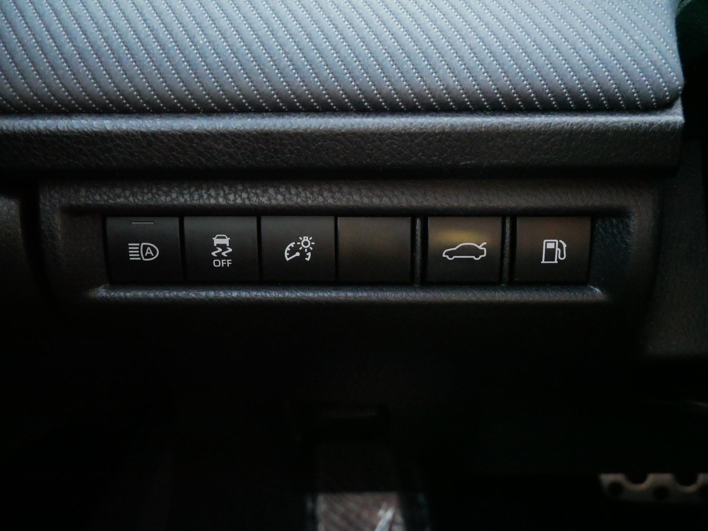 Certified 2025 Toyota Camry SE FWD image 28