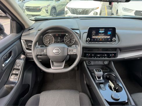 Used 2026 Nissan Rogue SV AWD/4WD image 24