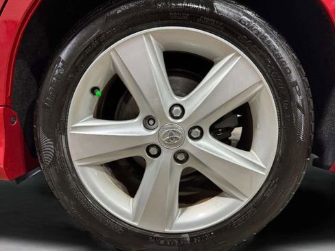 Used 2011 Toyota Camry image 29