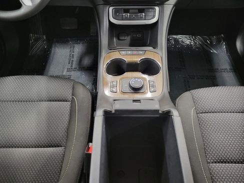 Certified 2023 GMC Acadia SLE w/ Driver Convenience Package image 17