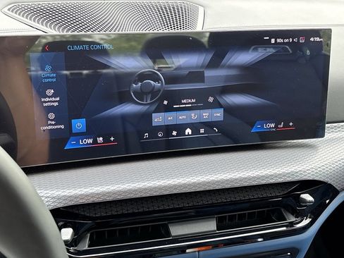 Used 2026 BMW M3 Competition AWD/4WD image 17