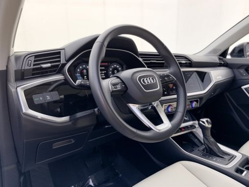 Used 2023 Audi Q3 2.0T Premium w/ Convenience Package AWD/4WD image 4