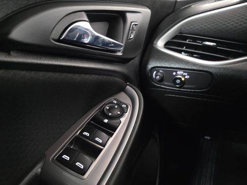 Used 2022 Chevrolet Malibu LT FWD image 32