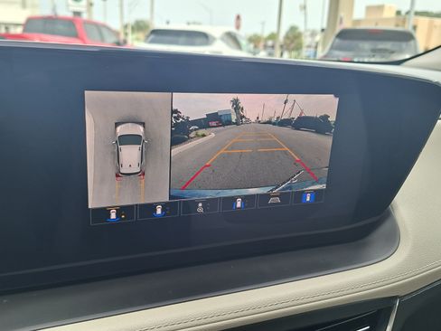 Used 2024 Buick Encore GX Avenir w/ Avenir Technology Package FWD image 13