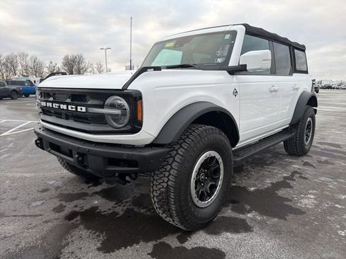 Certified 2022 Ford Bronco Outer Banks w/ Sasquatch Package image 2