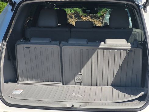 Used 2018 Toyota Highlander XLE FWD image 29