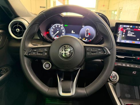 Used 2025 Alfa Romeo Tonale AWD/4WD image 29