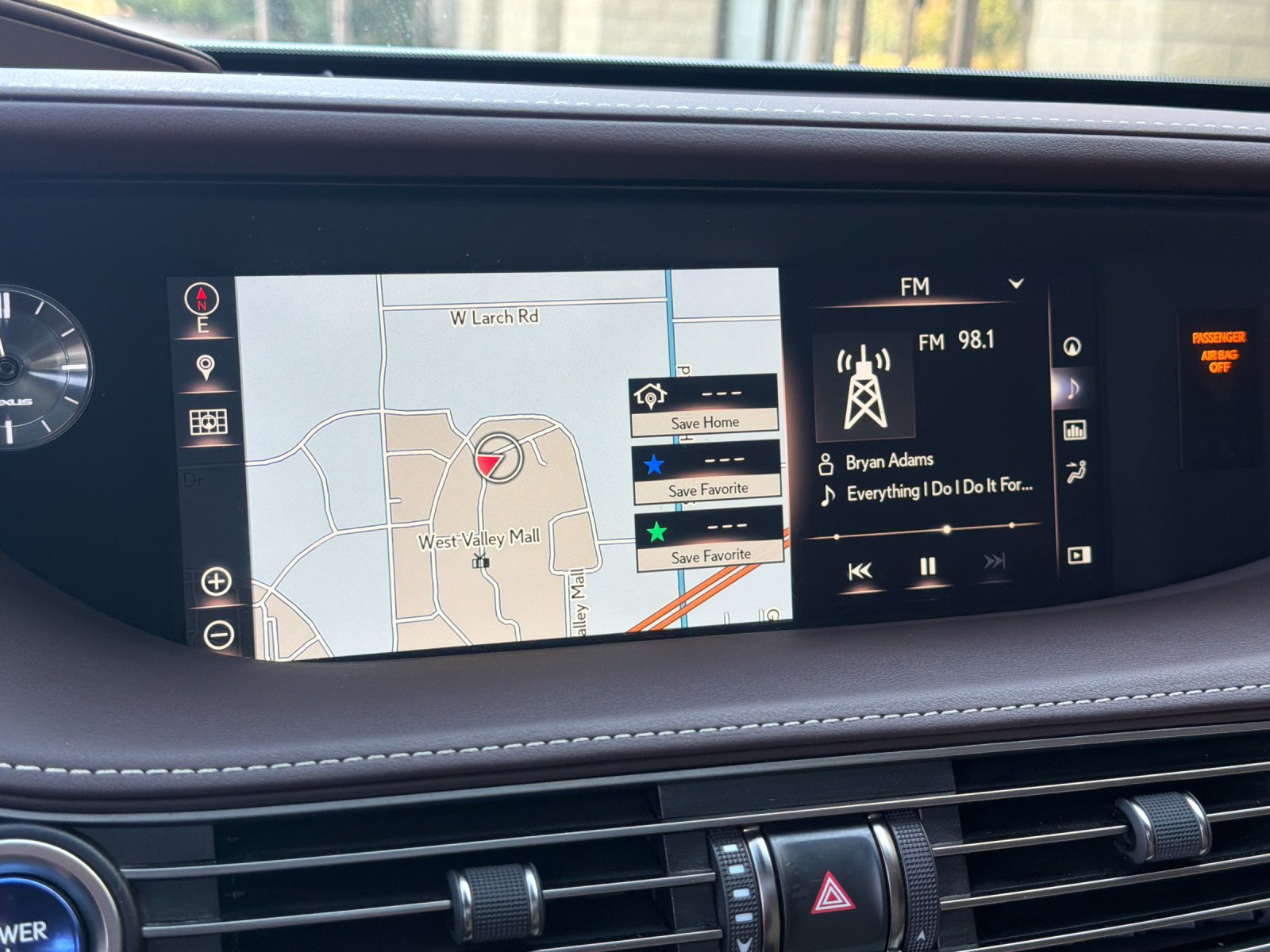 Used 2018 Lexus LS 500h w/ Interior Upgrade Package RWD image 36