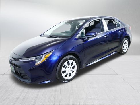 Used 2024 Toyota Corolla LE FWD image 3