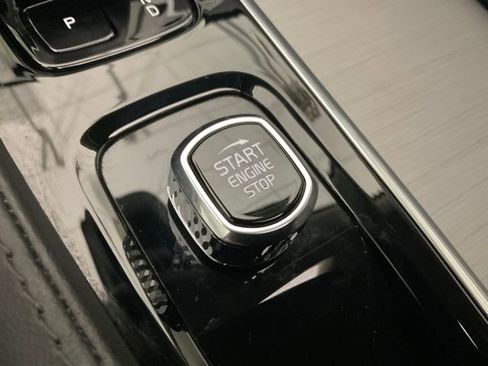 Certified 2024 Volvo XC90 B5 Core w/ Protection Package Premier image 17