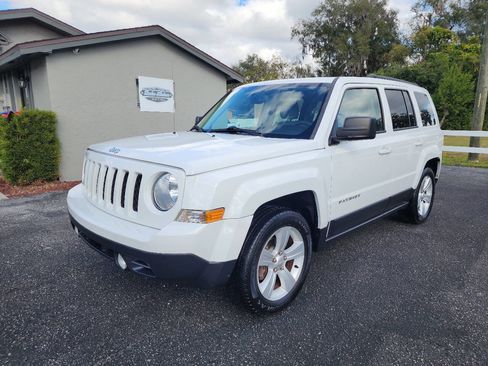 Used 2017 Jeep Patriot Latitude image 2