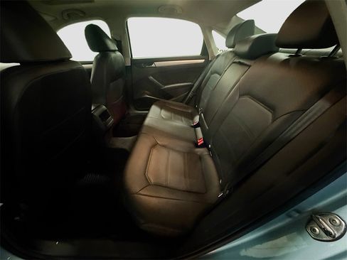 Used 2012 Volkswagen Passat 2.5 SE image 28