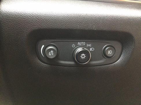 Used 2019 Chevrolet Traverse LT AWD/4WD image 37