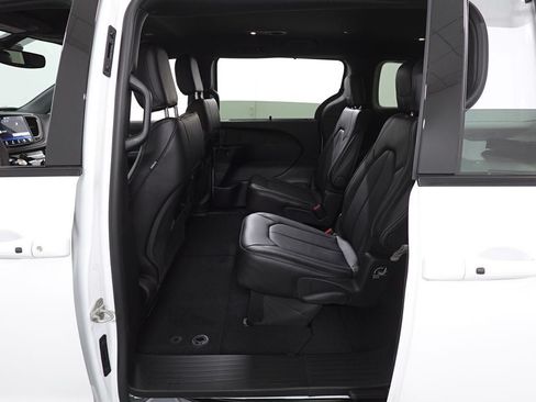 New 2026 Chrysler Pacifica Select w/ S Appearance Package FWD image 24