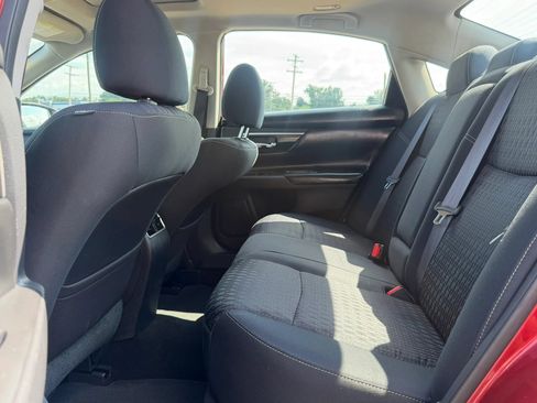 Used 2017 Nissan Altima 2.5 SV w/ Convenience Package FWD image 13