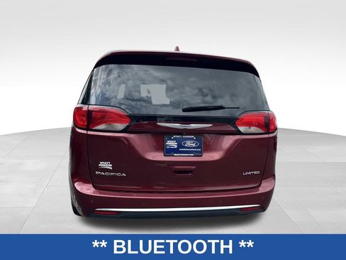 Used 2020 Chrysler Pacifica Limited FWD image 4