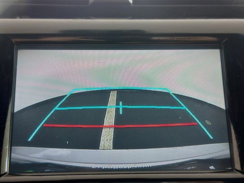 Used 2018 Toyota Camry LE image 21