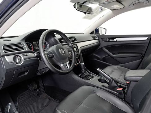 Used 2014 Volkswagen Passat 1.8T Wolfsburg Edition FWD image 4