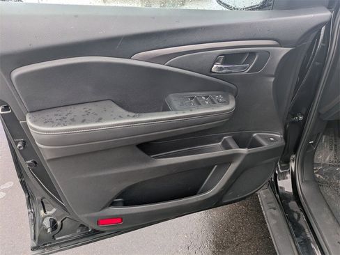 Used 2023 Honda Ridgeline Sport image 10