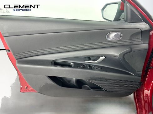 New 2025 Hyundai Elantra SEL image 23