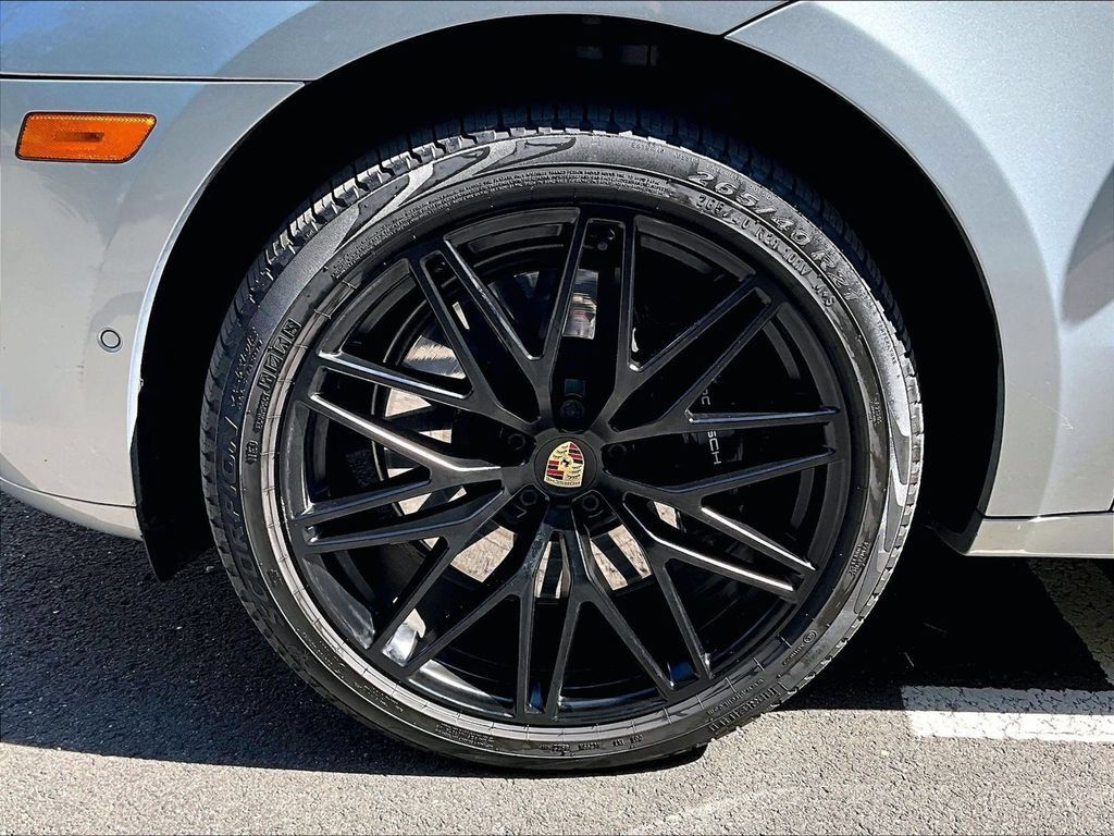 Certified 2023 Porsche Macan GTS AWD/4WD image 14