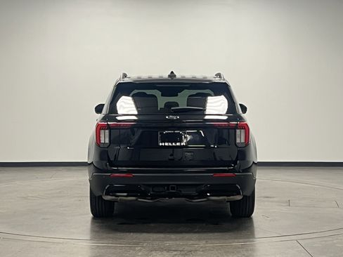 Used 2025 Ford Explorer ST-Line w/ Premium Package image 7