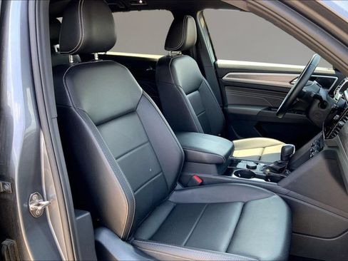 Certified 2023 Volkswagen Atlas Cross Sport SE w/ Panoramic Sunroof Package AWD/4WD image 7