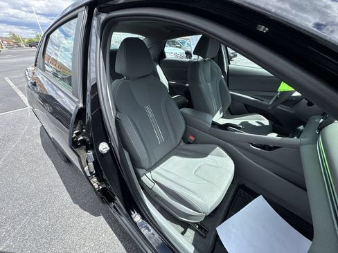 Used 2023 Hyundai Elantra SEL FWD image 30