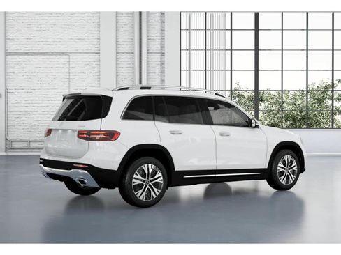 Used 2025 Mercedes-Benz GLB 250 4MATIC image 19