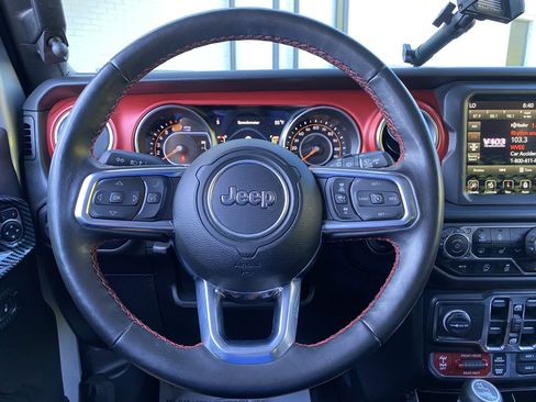 Used 2023 Jeep Wrangler Unlimited Rubicon w/ LED Lighting Group AWD/4WD image 19