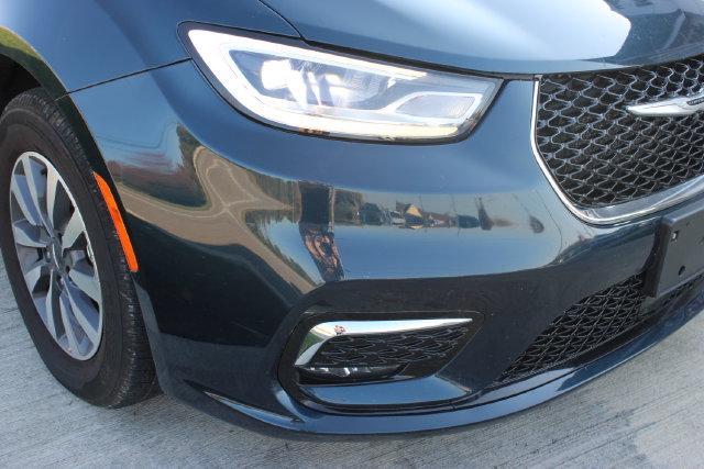 Used 2024 Chrysler Pacifica Limited FWD image 3