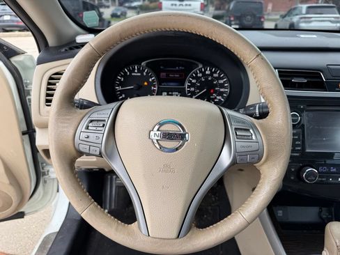 Used 2015 Nissan Altima 2.5 SL w/ Technology Package FWD image 14