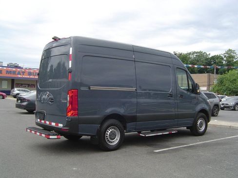 Used 2019 Mercedes-Benz Sprinter 144 image 4