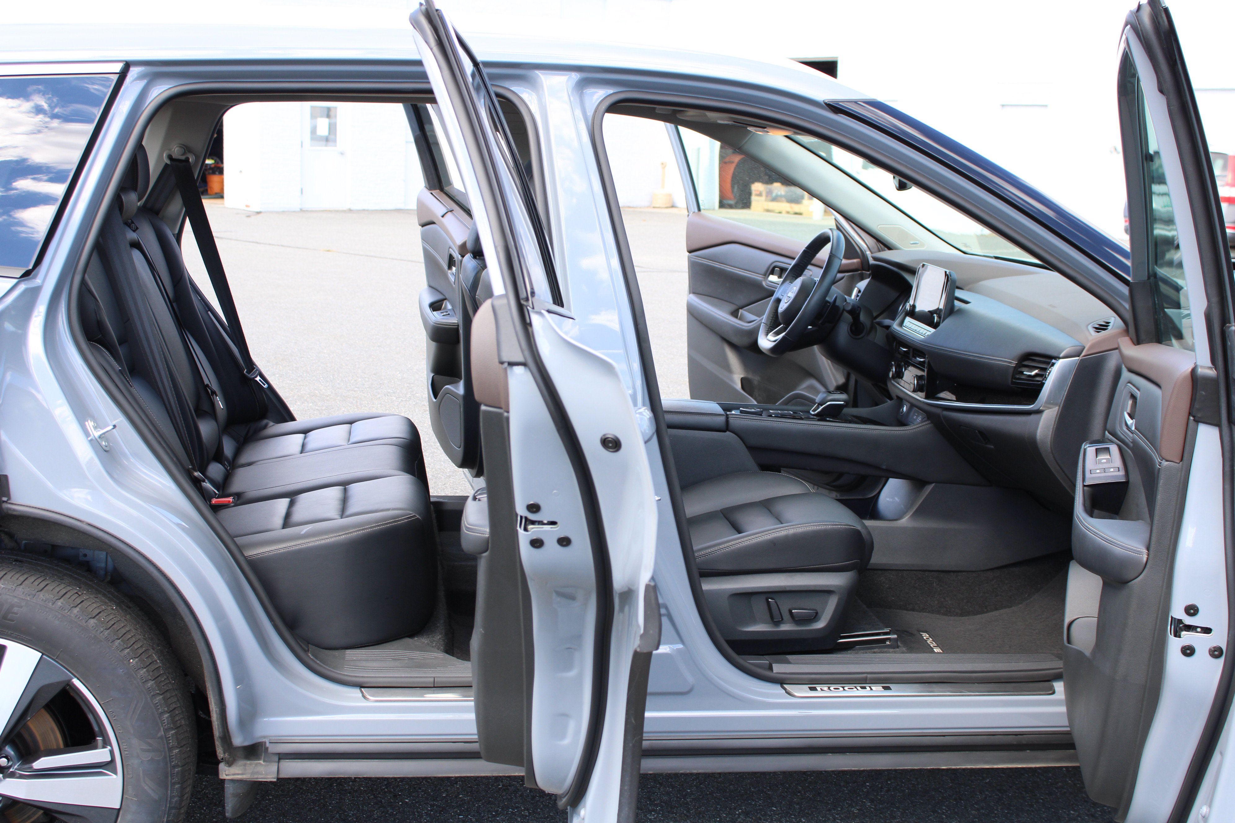 Used 2023 Nissan Rogue SL w/ SL Premium Package AWD/4WD image 16