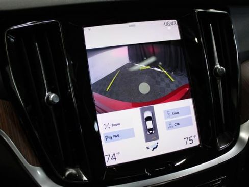 Used 2021 Volvo S60 T5 Momentum FWD image 21