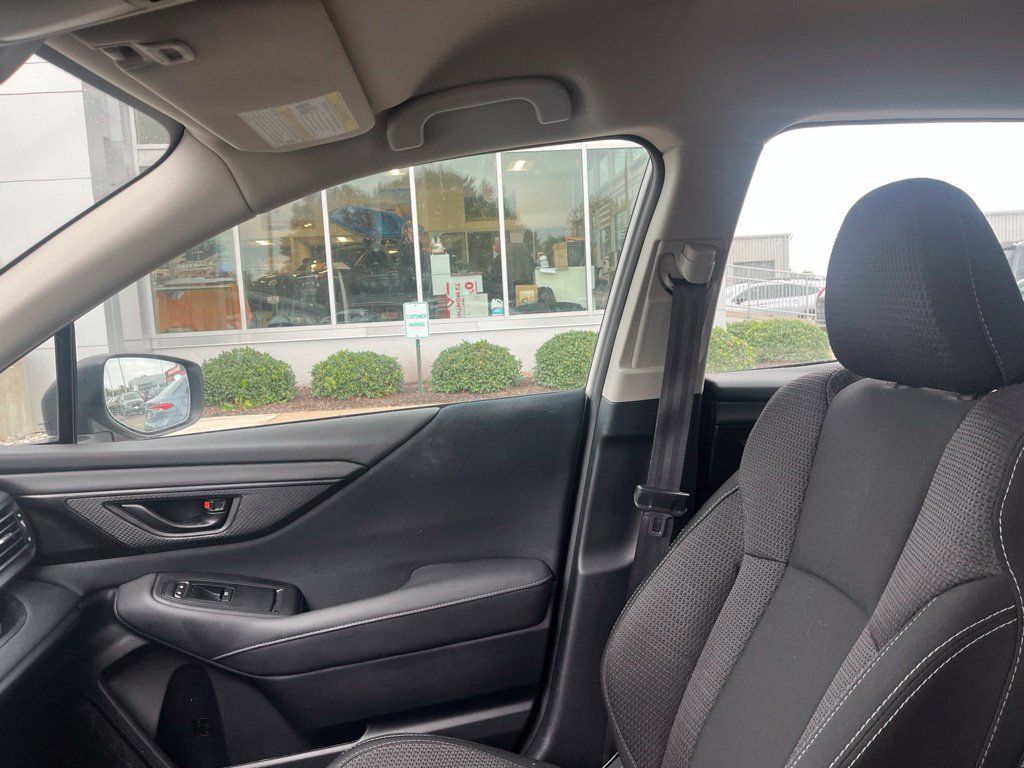 Used 2025 Subaru Outback AWD/4WD image 11